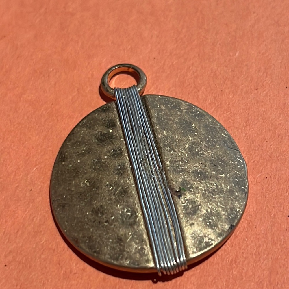 HLM SOHO HAMMERED OUT PENDANT STAMPED